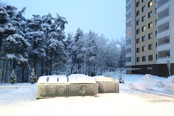 Contenedores de Residuos Urbanos en la  Nieve
