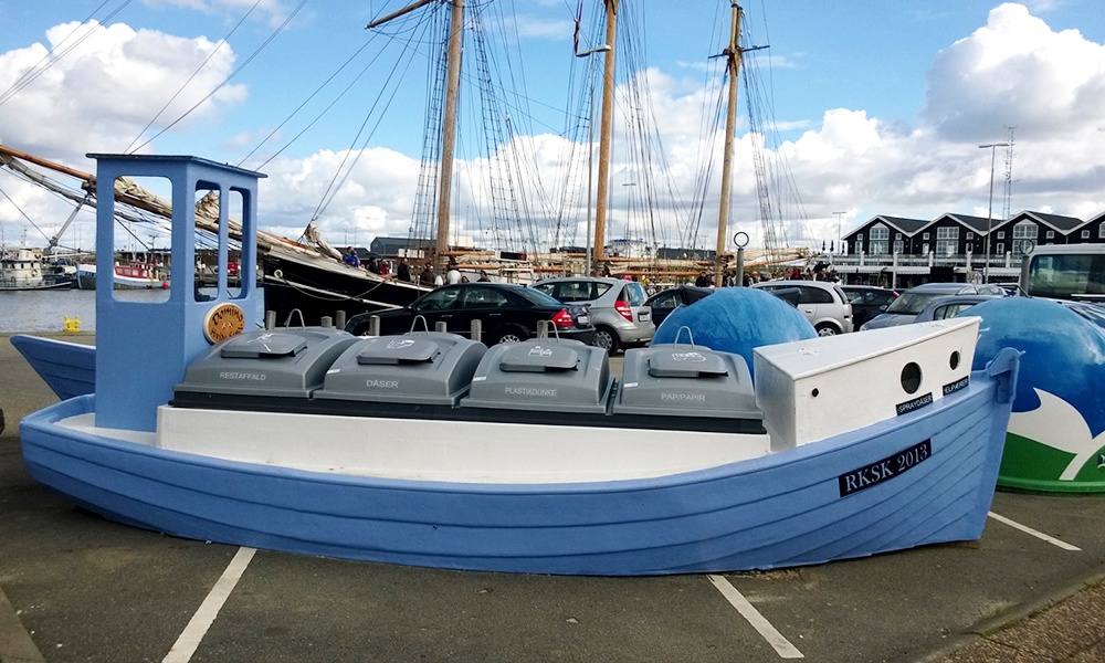 MolokDomino -containers heve been fitted to a renovated fishing boat in Hvide Sande in Denmark.