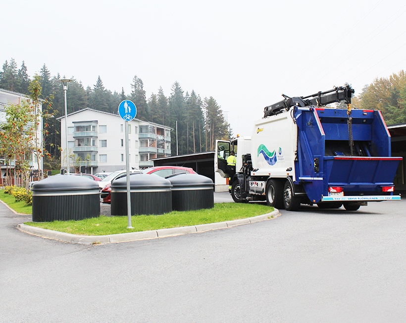 Molok Deep Collection system decreases annual fuel consumption with 15% compared to surface collection system. Effect in a city of 100 000 inhabitants / 1 900 waste loads / year.