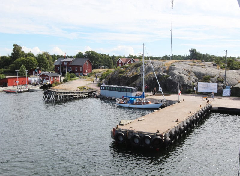 MolokDomino installation on an island in the archipelago of Finland