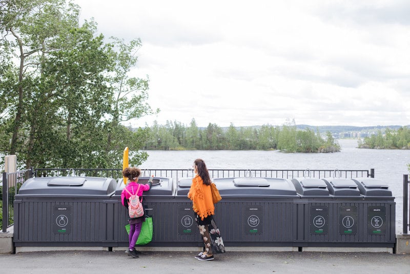Jätepiste esimerkki järven lähellä, Tampere